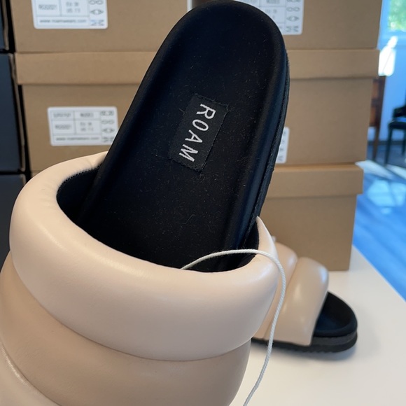 R 0 A M  Super Puff Slide Sandals, Nudes - Picture 3 of 7